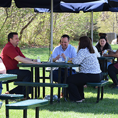 photo of group dining outside the NJPSA/FEA Conference Center